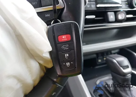 2021 Toyota Highlander Xle z USA, uszkodzony, nr VIN 5TDGZRBH4MS082393